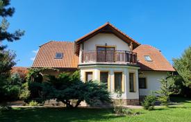 دو خانه بهم چسبیده – Beroun, استان بوهم مرکزی, جمهوری چک. 1,250,000 €